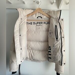 Aritzia Super Puff Shorty